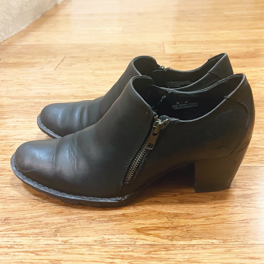 Born Black Leather Ankle Booties – Side Zip – Stacked Heel – Women’s Size 10 - Picture 13 of 15